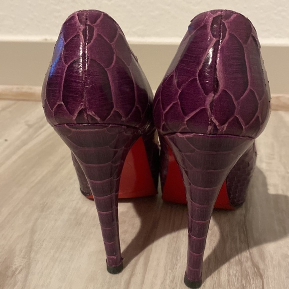 Christian Louboutin pump - Picture 4 of 8